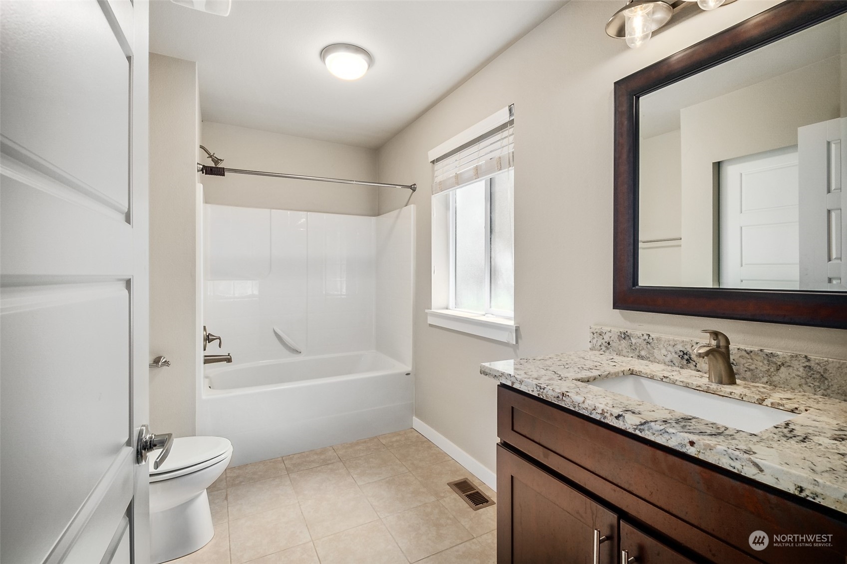 1440 E 40th Street Property Photo 15