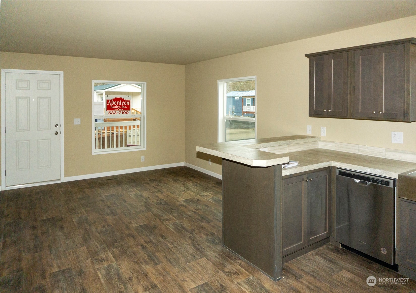 2010 Broadway Avenue 41 Property Photo 7
