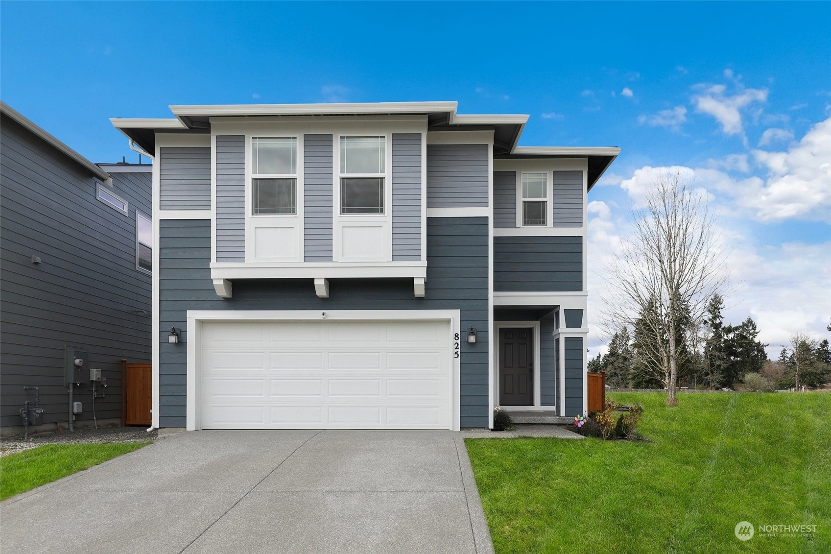 825 Vine Maple Street Property Photo 1