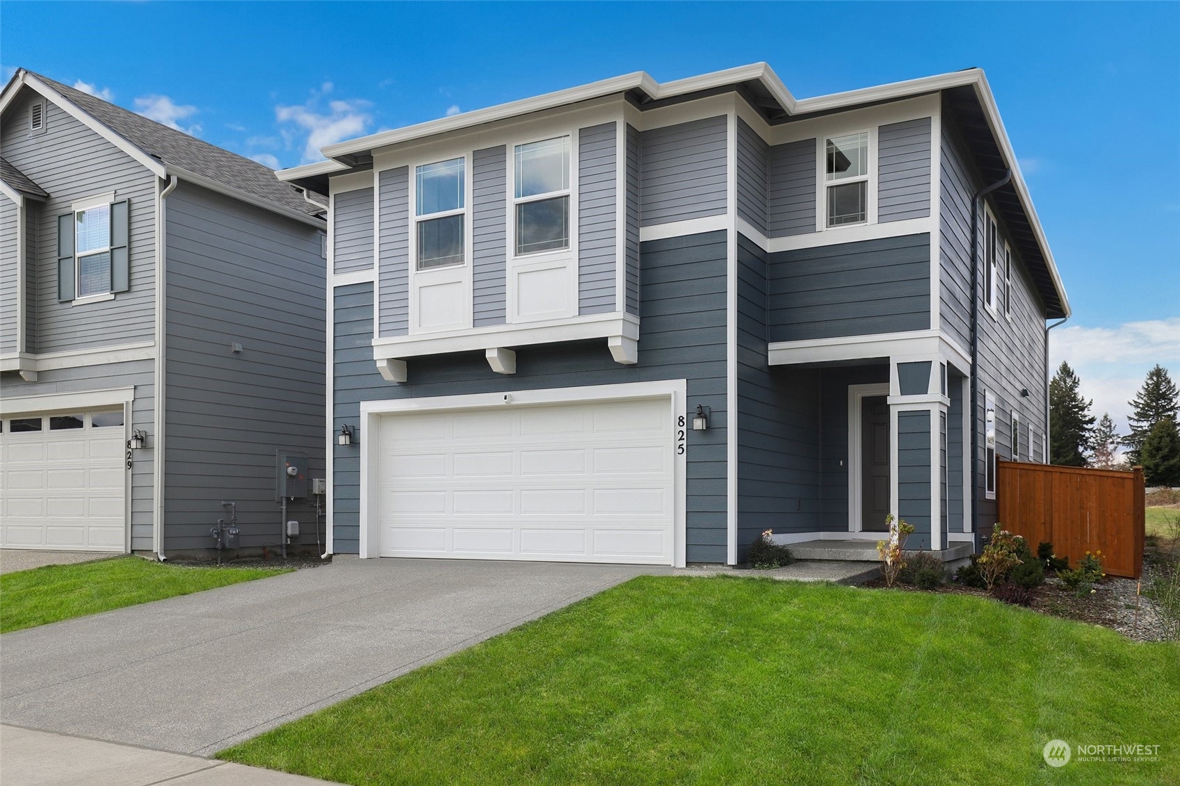 825 Vine Maple Street Property Photo 2