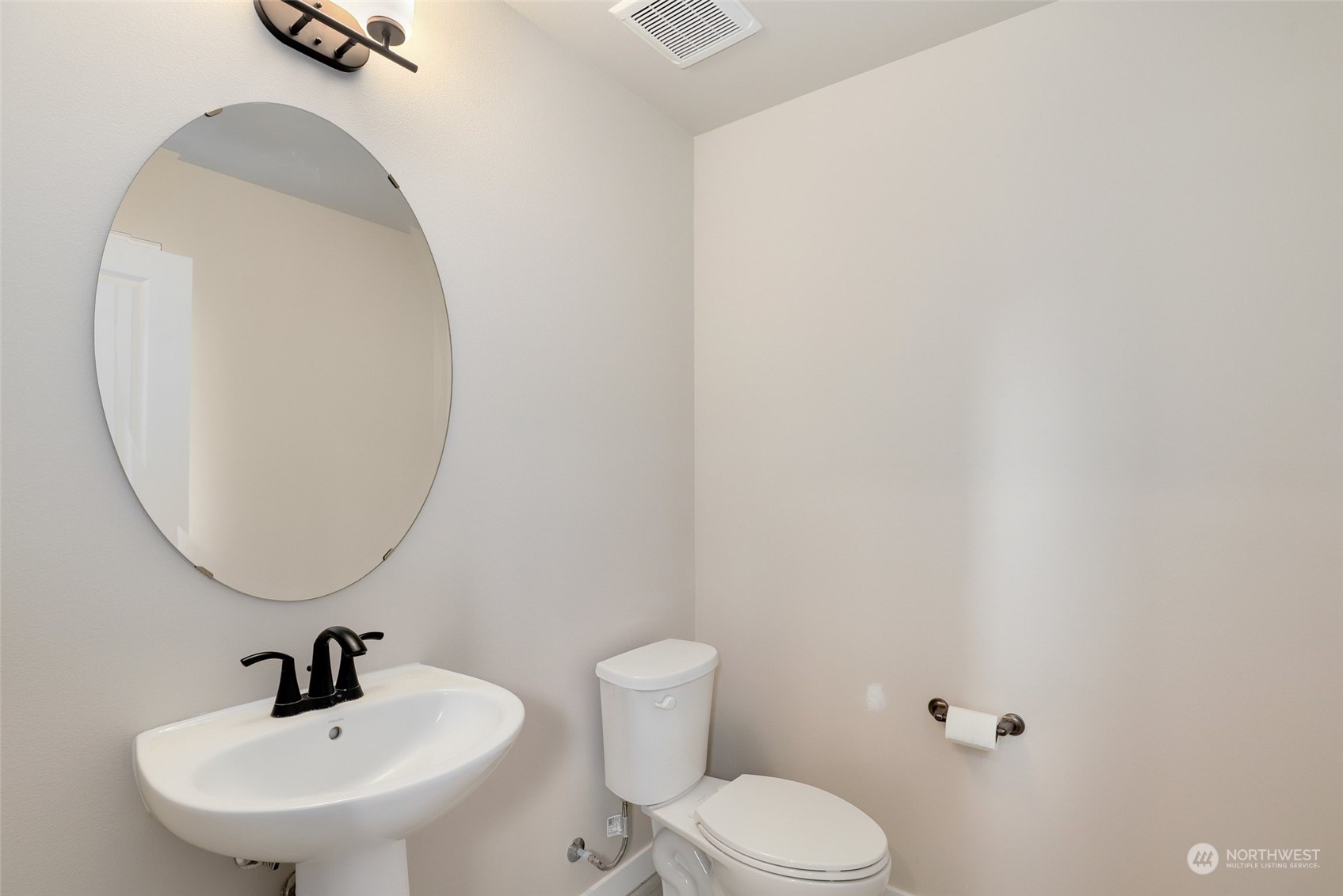 825 Vine Maple Street Property Photo 17