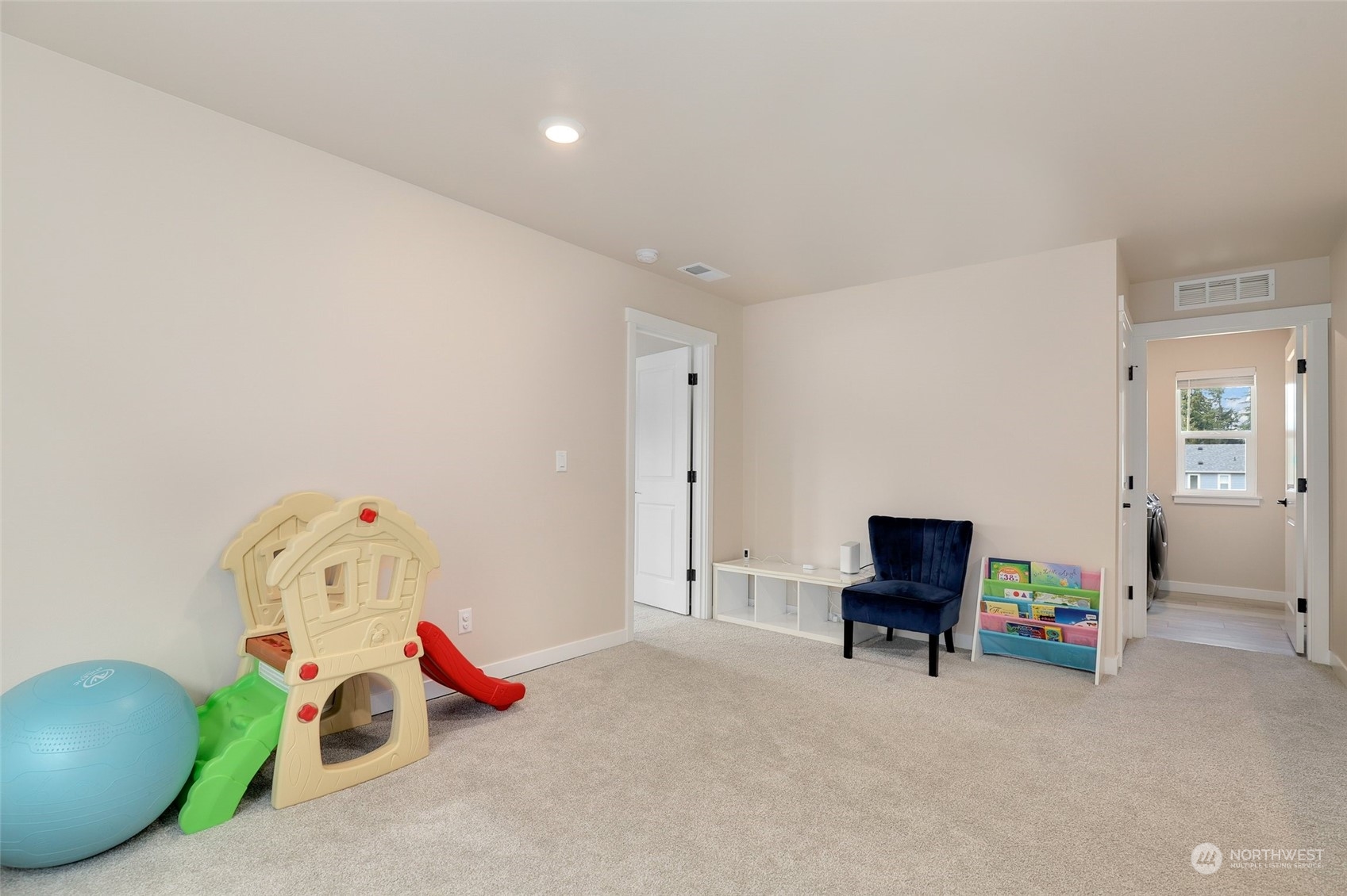 825 Vine Maple Street Property Photo 19