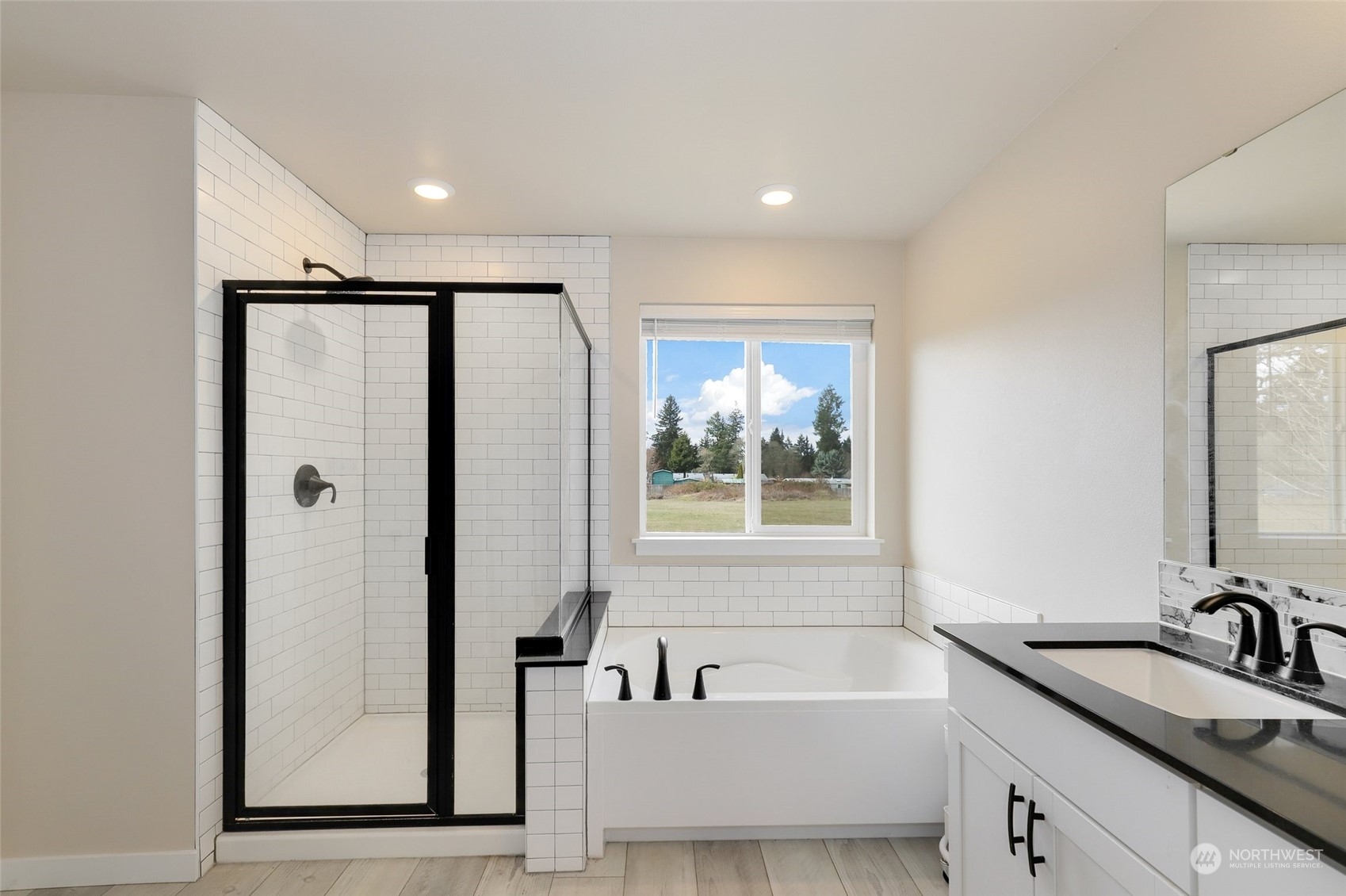 825 Vine Maple Street Property Photo 22