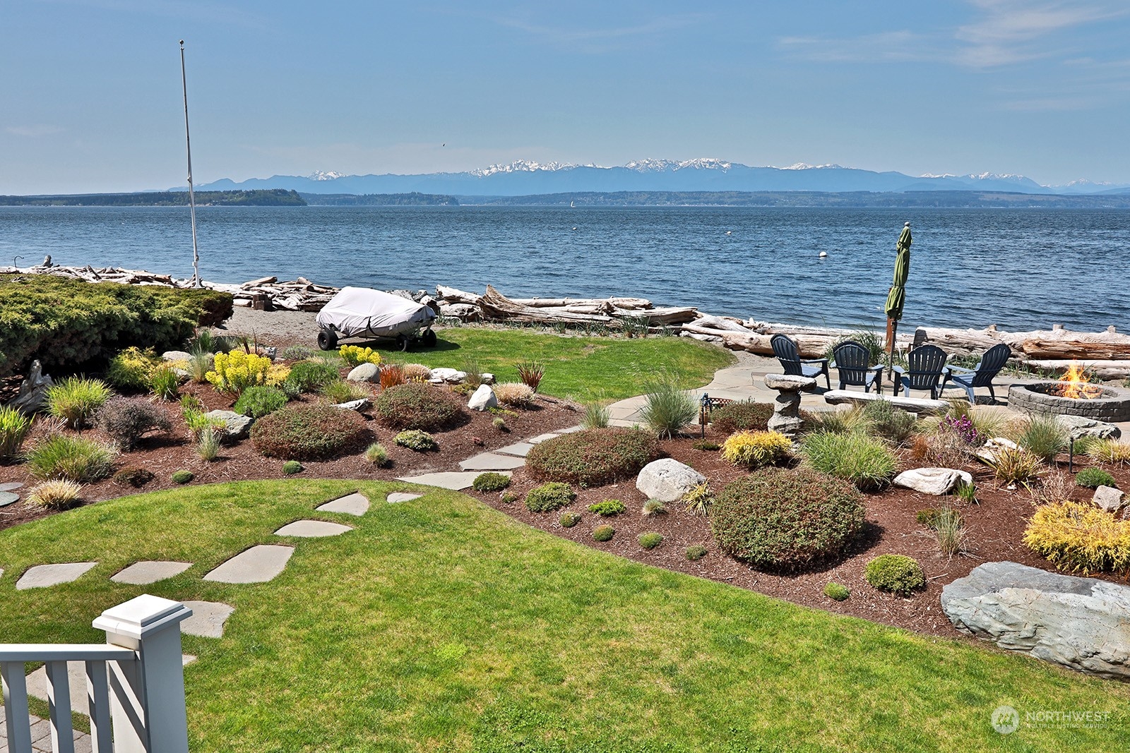 6496 Bay Road Property Photo 2