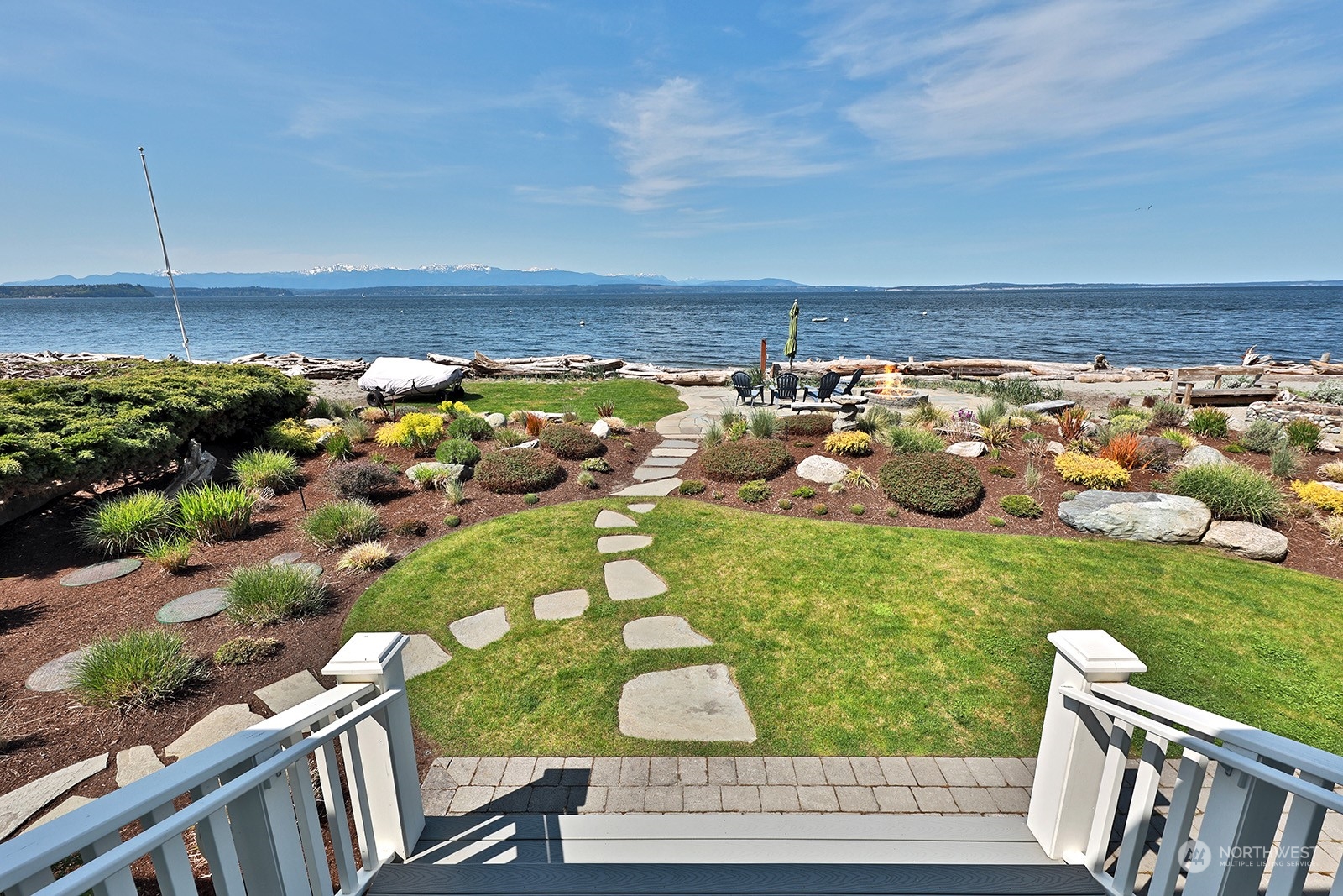 6496 Bay Road Property Photo 4