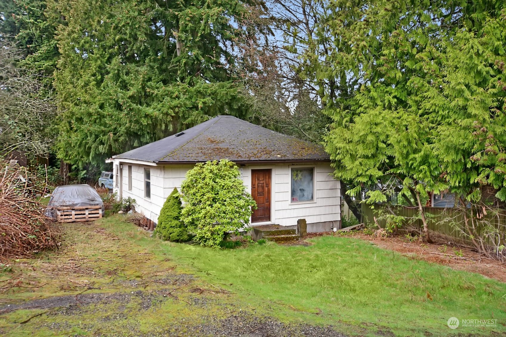 14509 Interlake Avenue Property Photo 5
