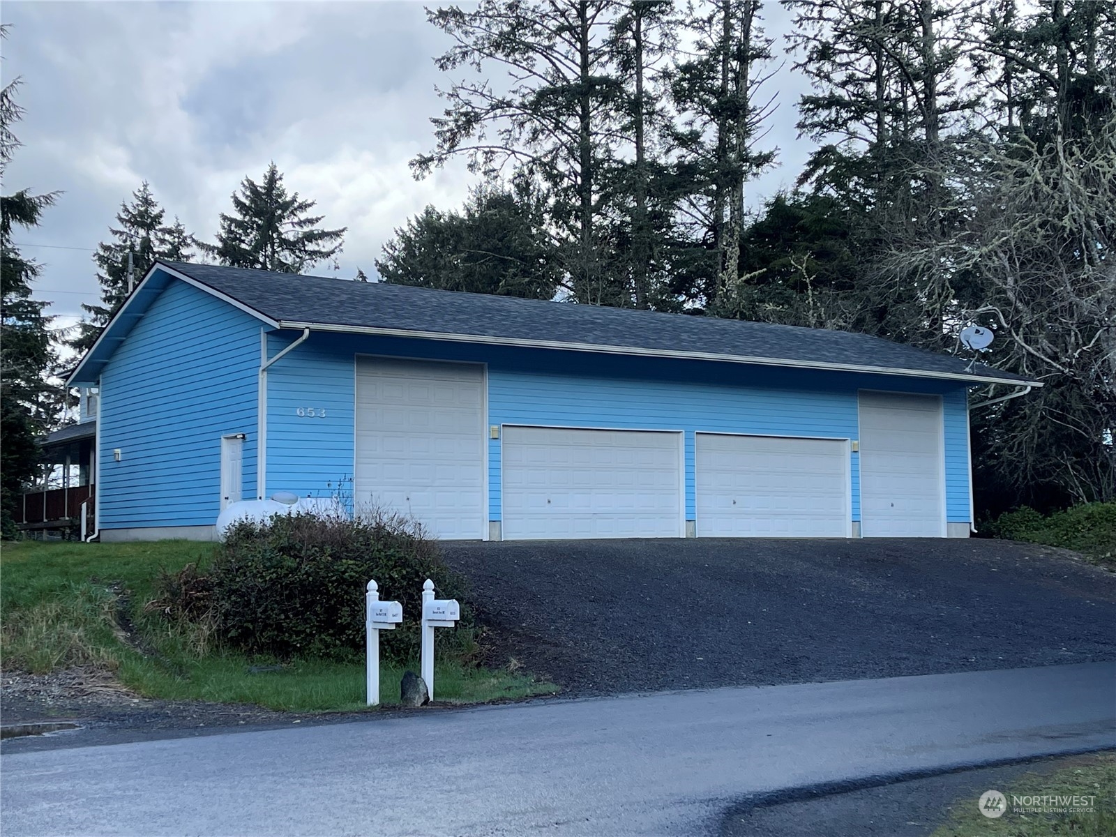 653 Sunset Avenue Property Photo 3