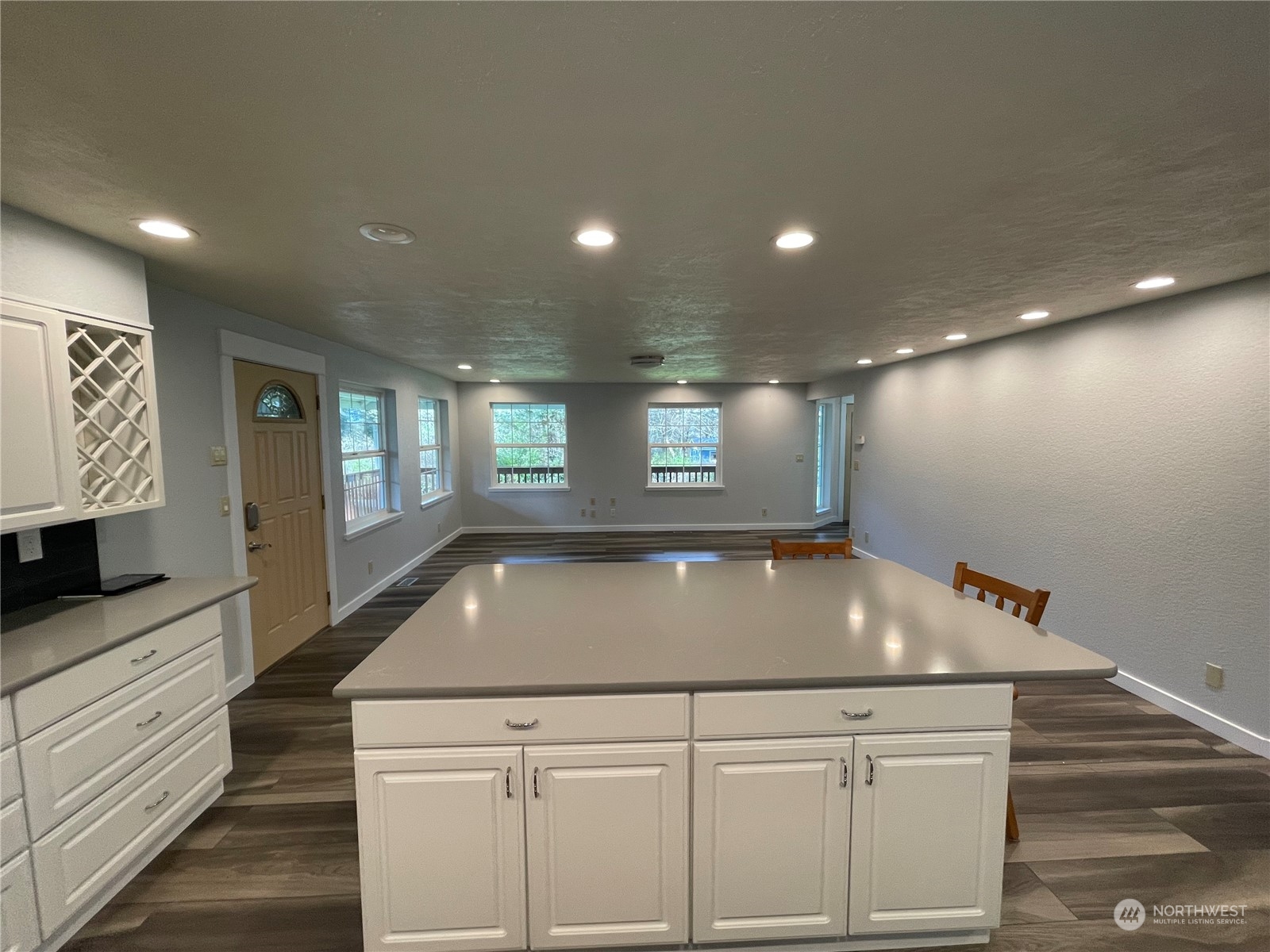 653 Sunset Avenue Property Photo 8