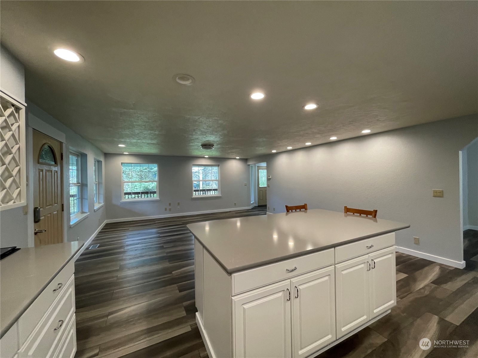 653 Sunset Avenue Property Photo 12