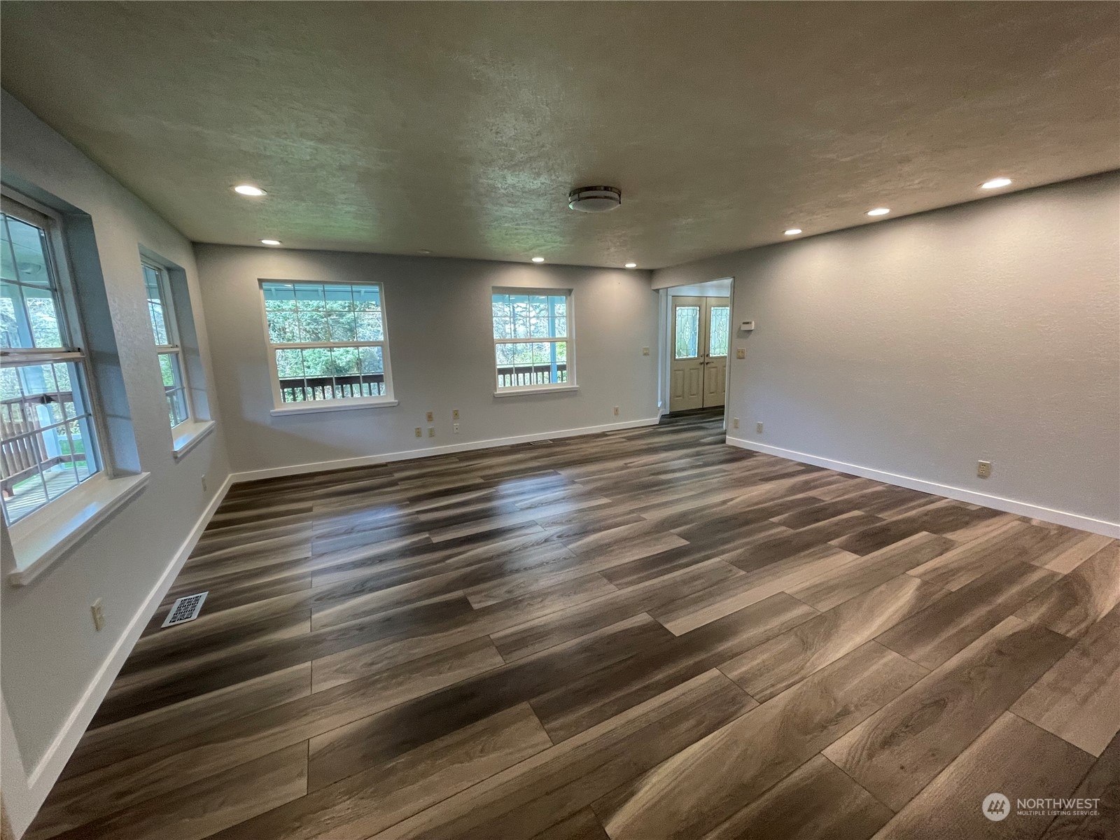 653 Sunset Avenue Property Photo 13