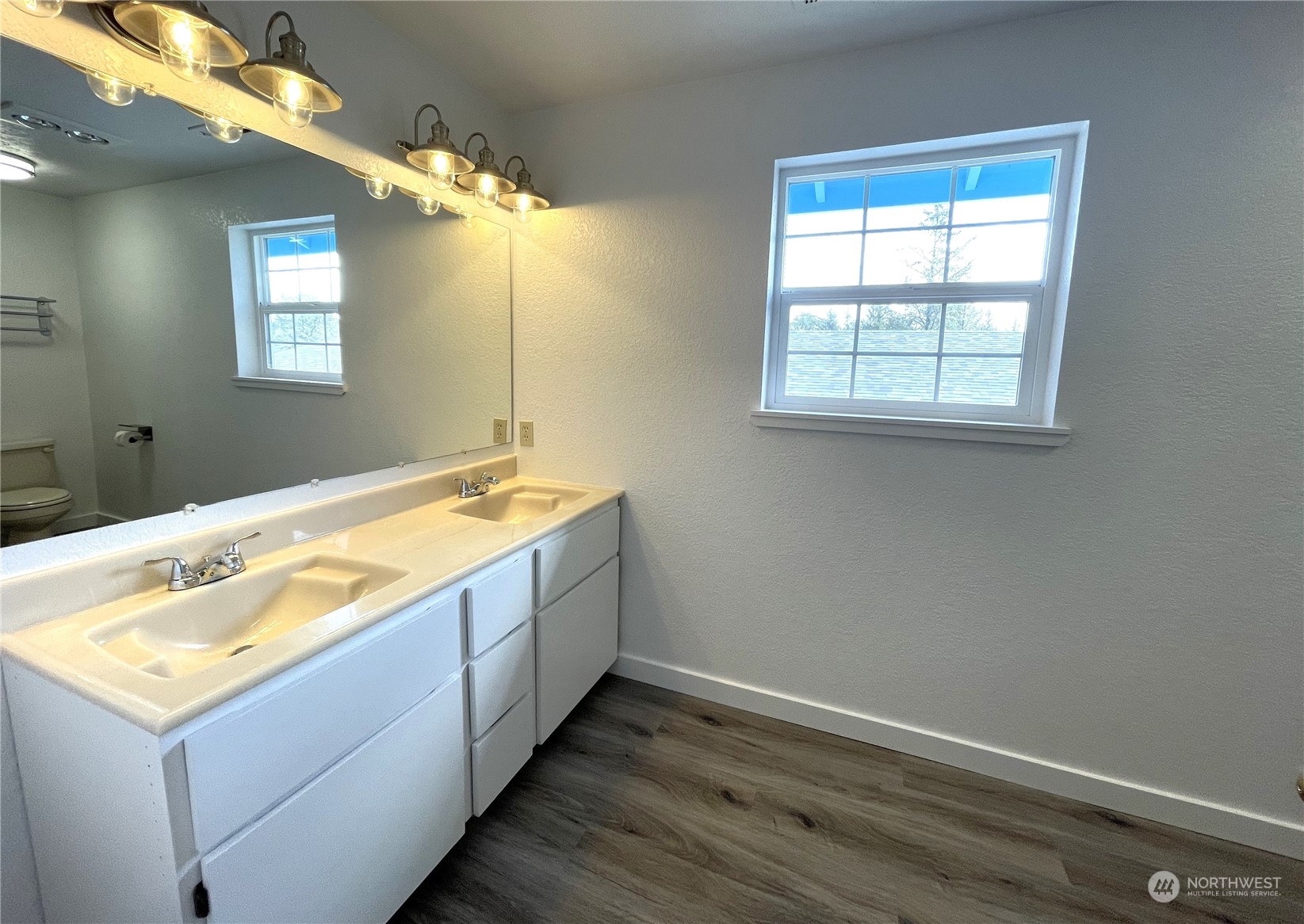653 Sunset Avenue Property Photo 22