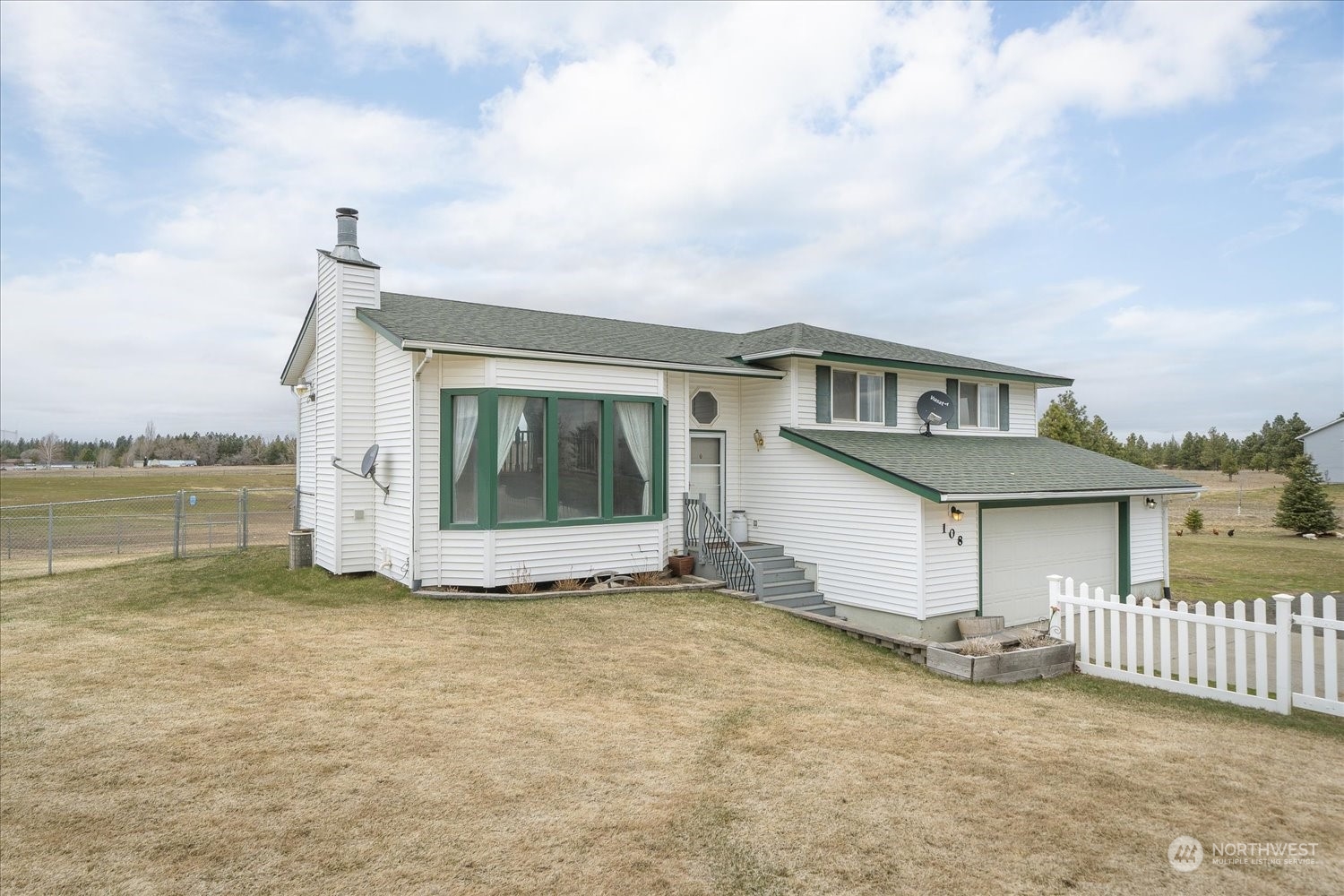 108 S Bartholomew Street Property Photo 4