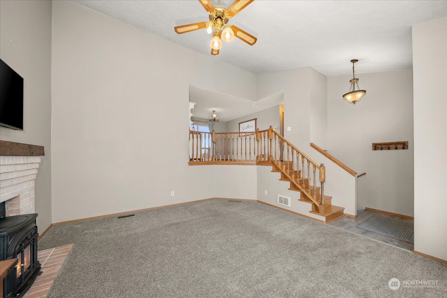 108 S Bartholomew Street Property Photo 5