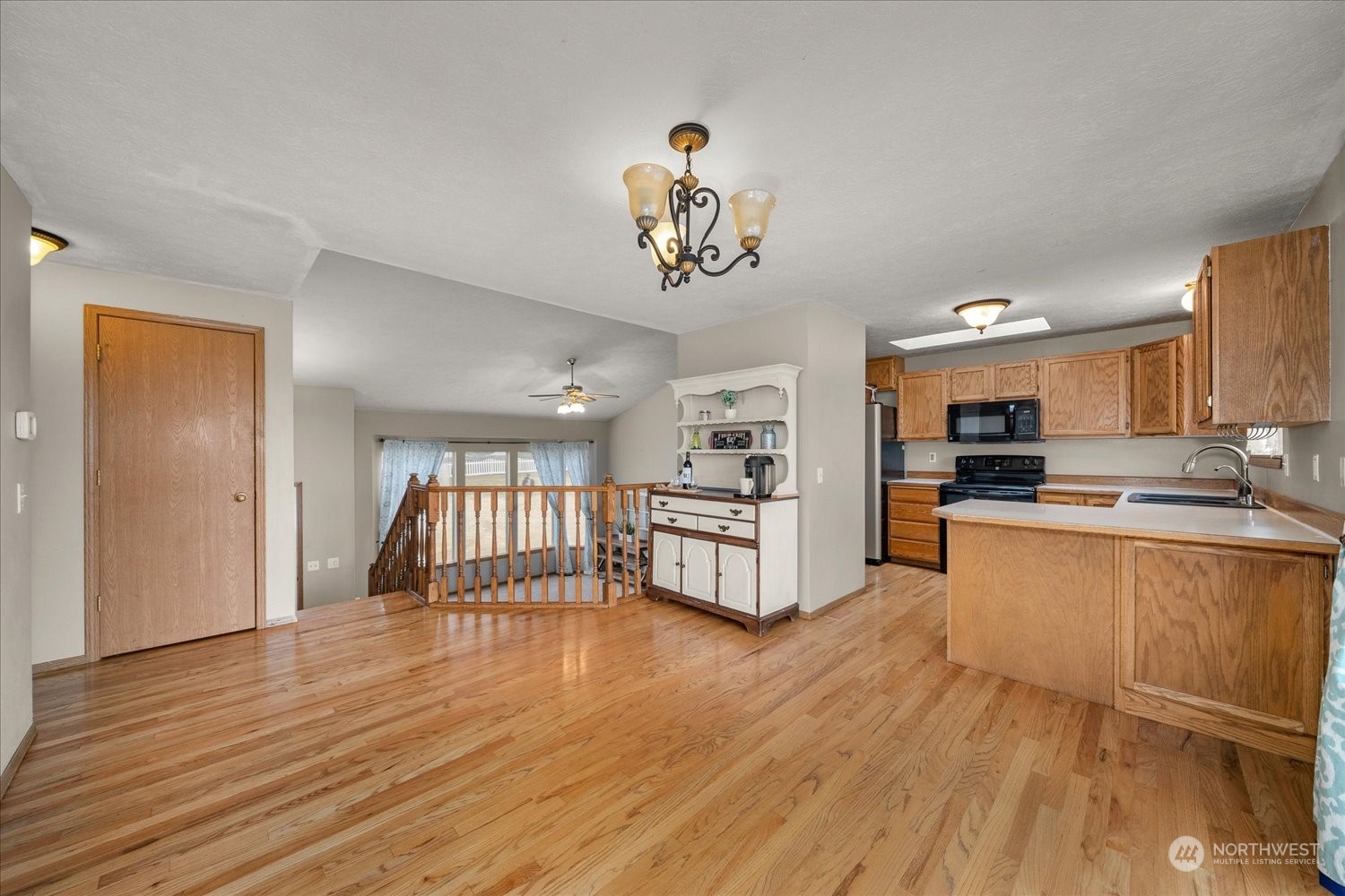 108 S Bartholomew Street Property Photo 9