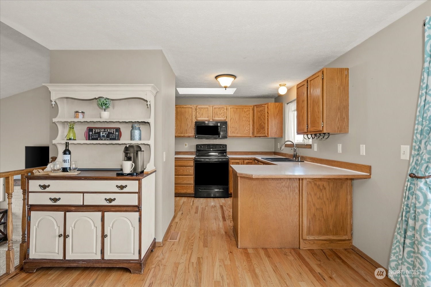 108 S Bartholomew Street Property Photo 10