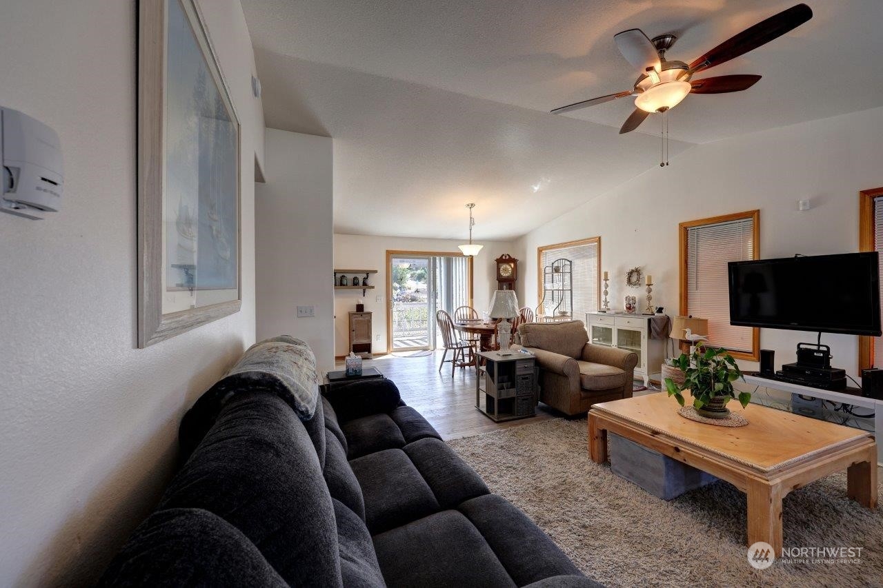 30406 H Street Property Photo 5