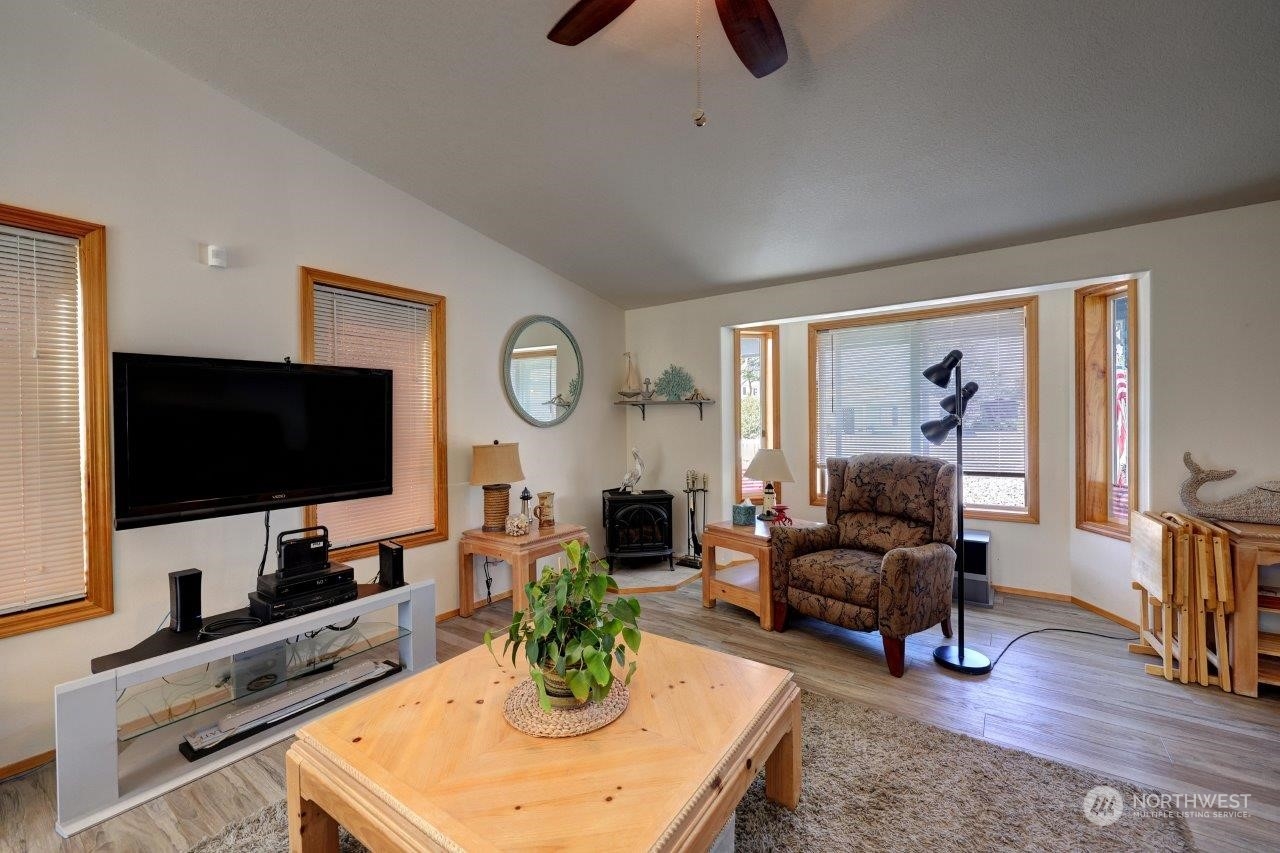 30406 H Street Property Photo 6