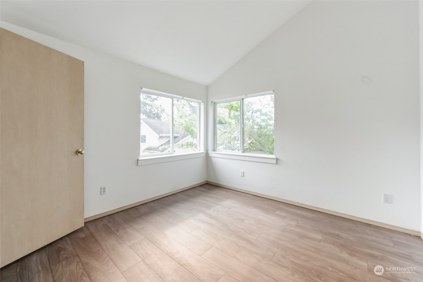 9446 15th Avenue Property Photo 12