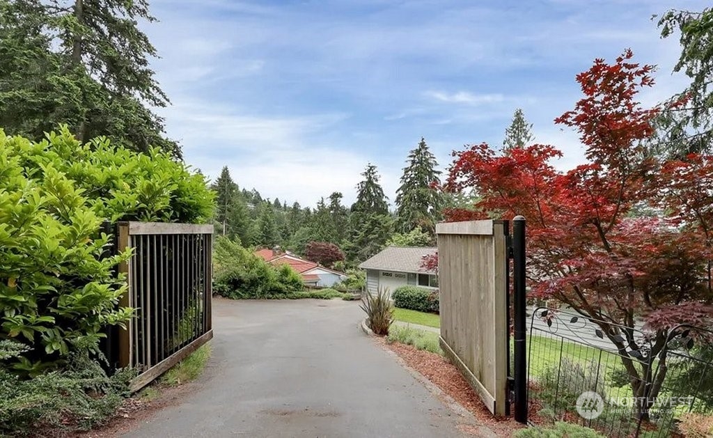 16211 25th Avenue Property Photo
