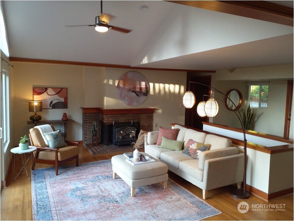 16211 25th Avenue Property Photo 4