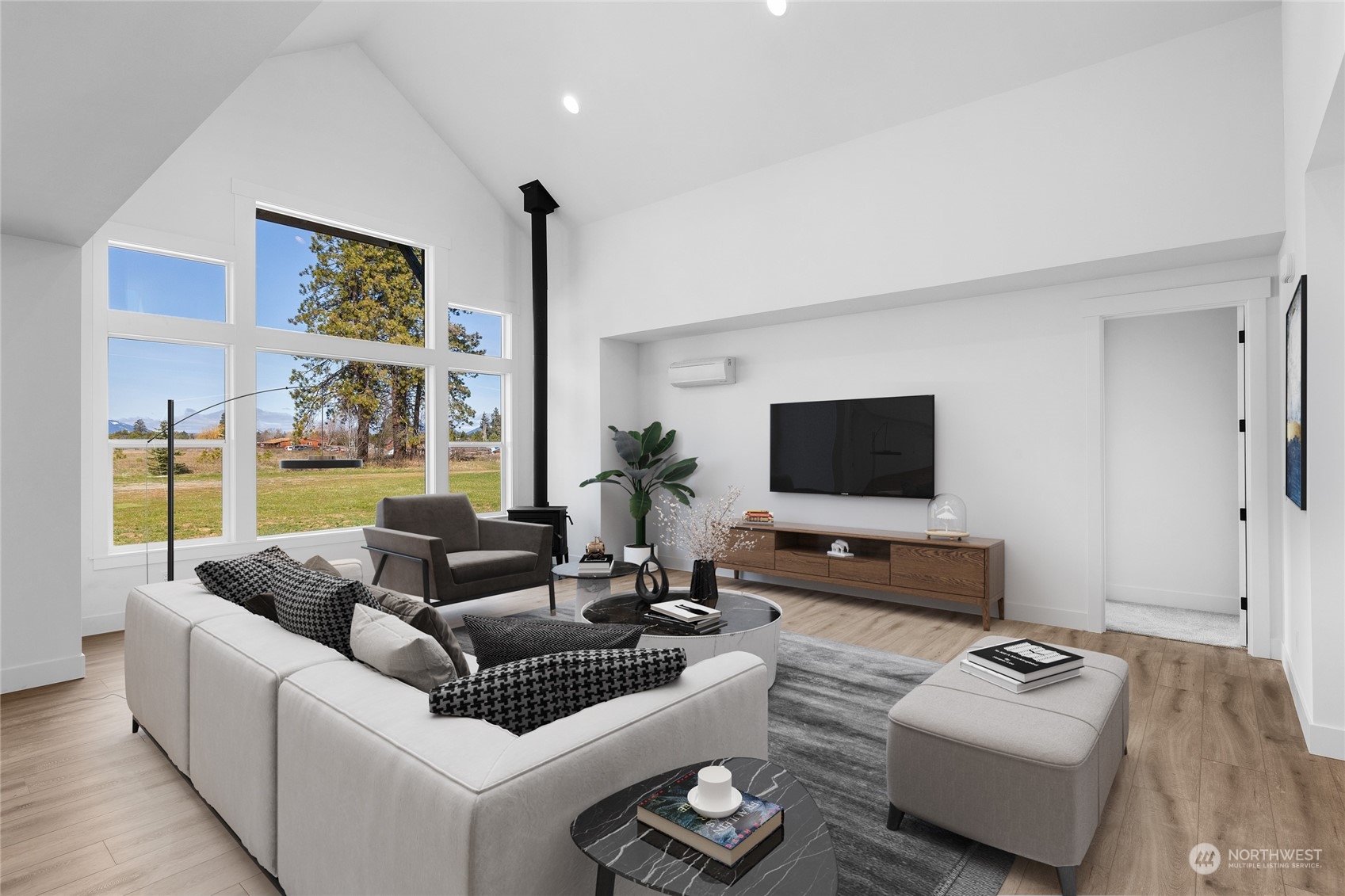 1057 Pays Road Property Photo 12