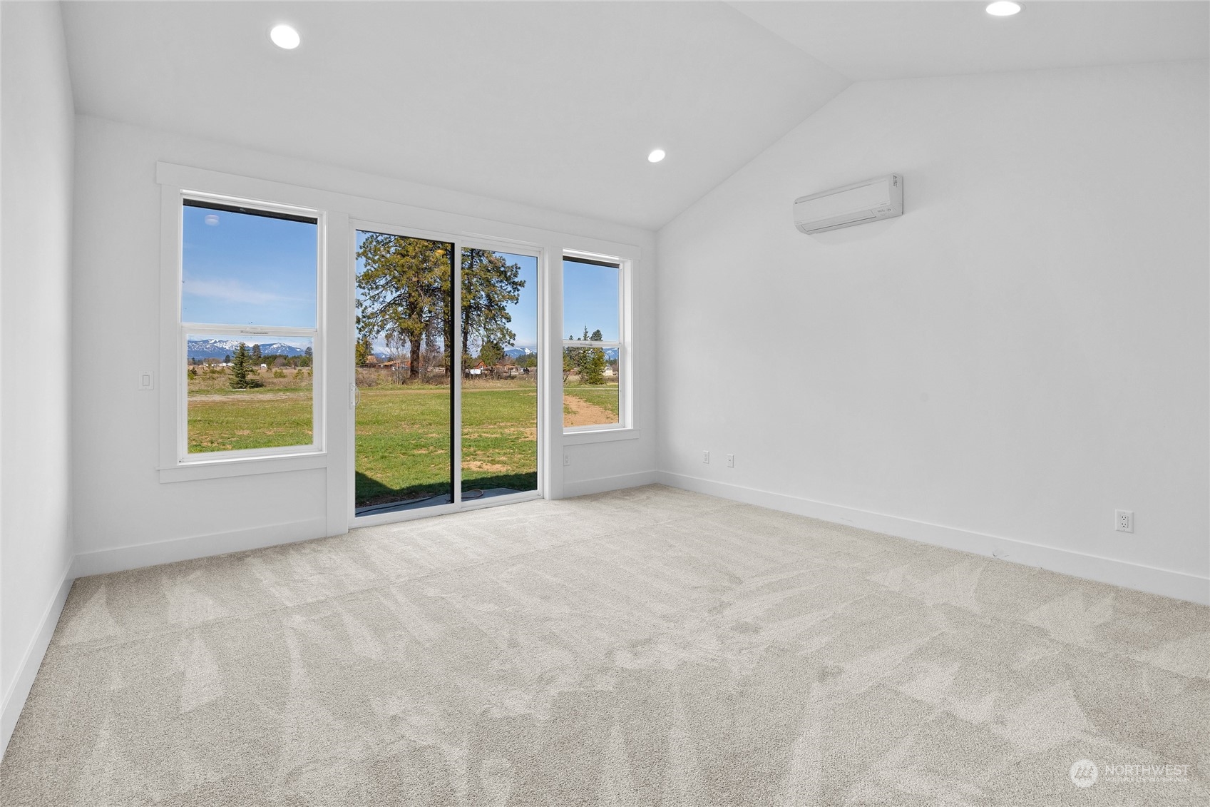 1057 Pays Road Property Photo 14