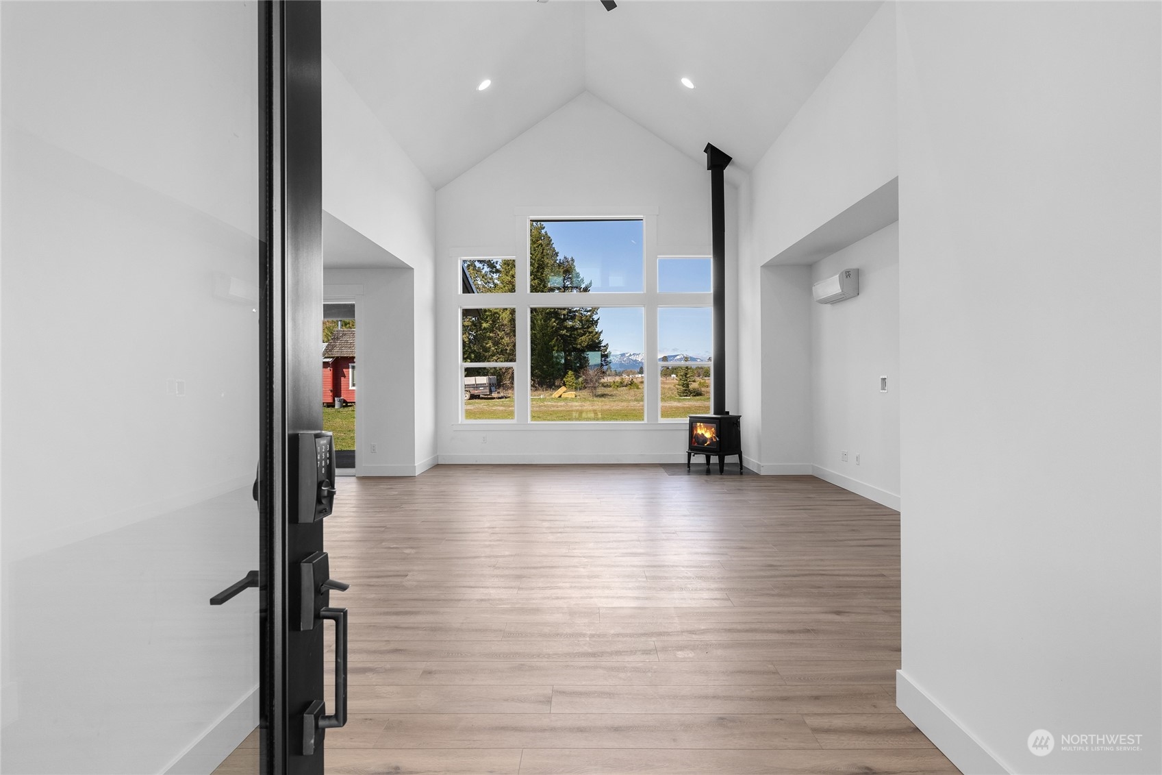 1057 Pays Road Property Photo 18