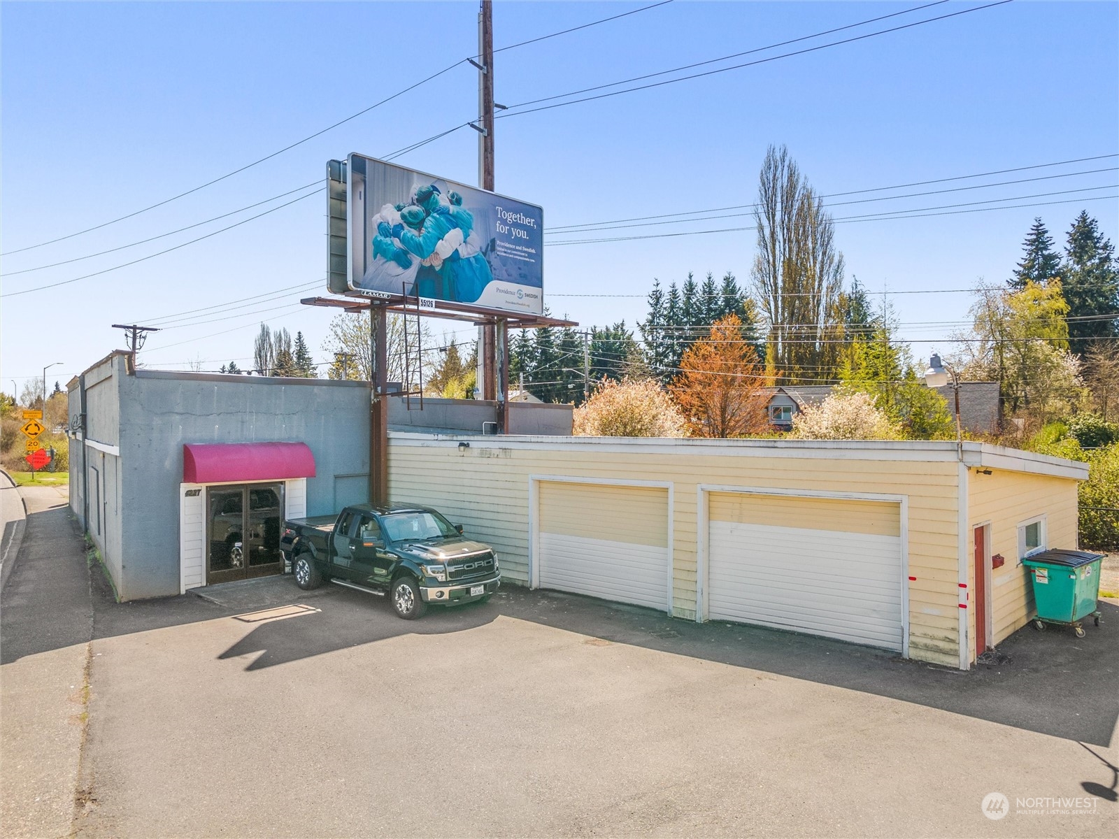 4221 Pacific Avenue Property Photo 3