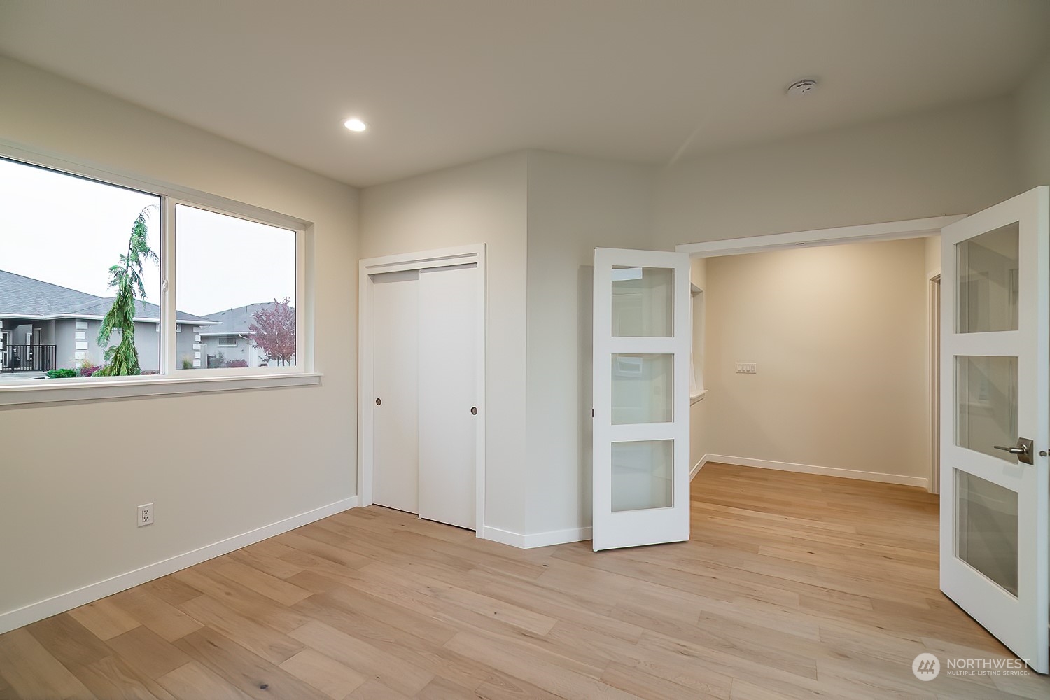 305 E Stanford Avenue Property Photo 13