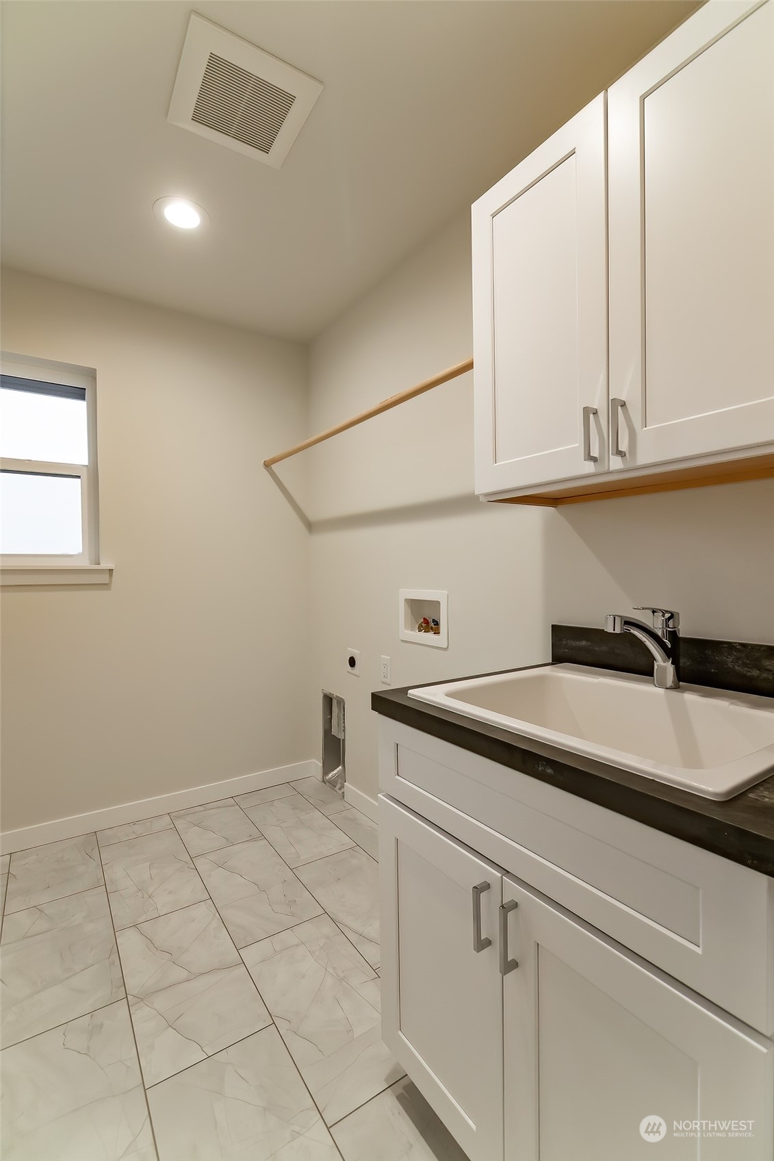 305 E Stanford Avenue Property Photo 23