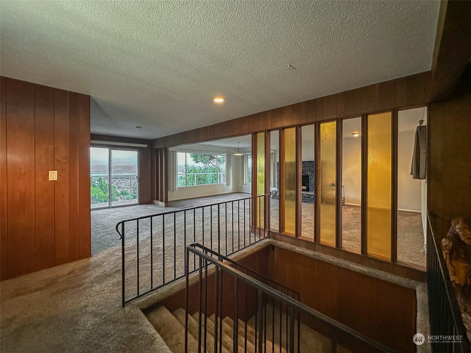 1911 Council Crest Drive Property Photo 12