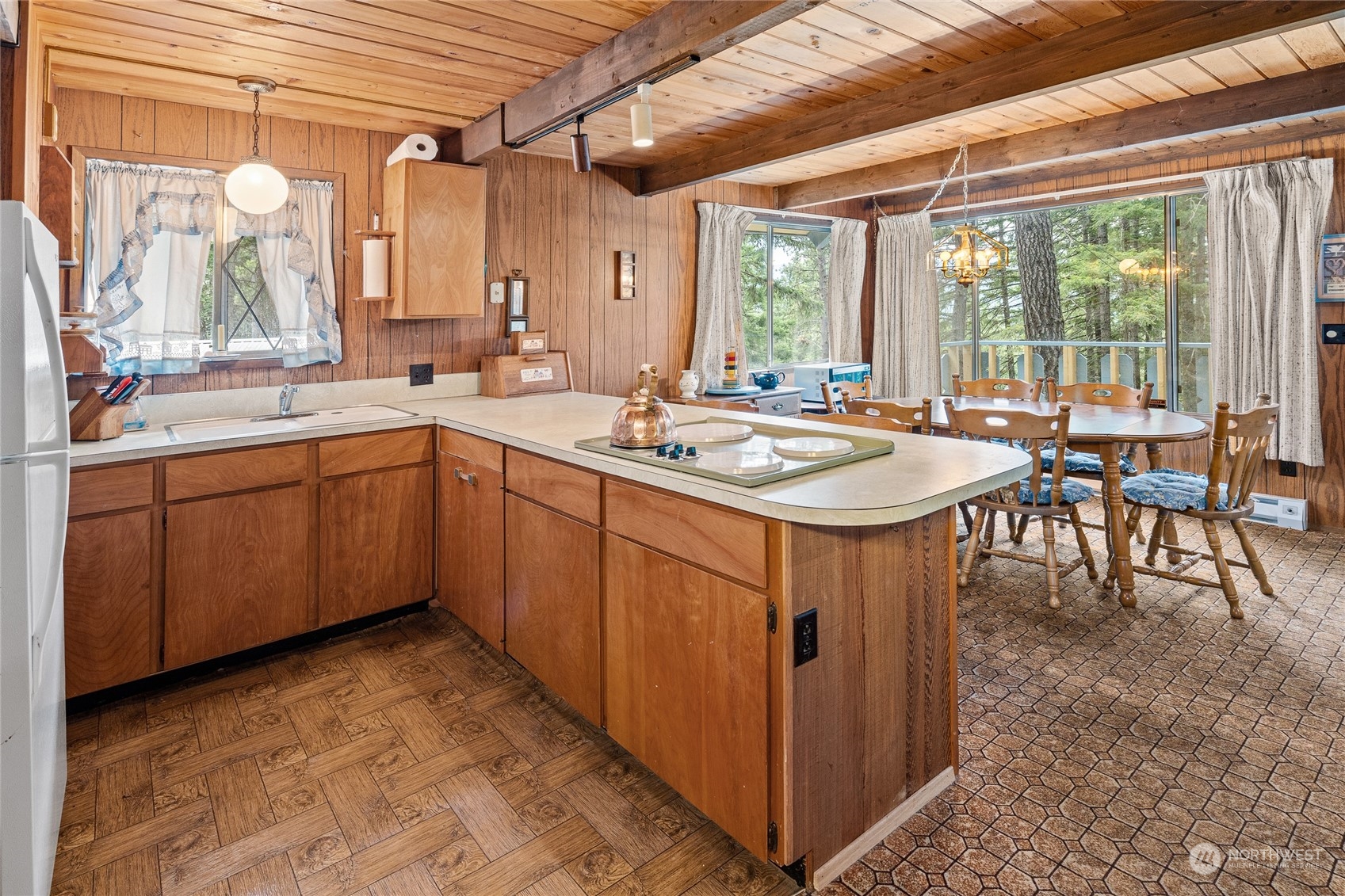 400 Highland Loop Property Photo 11