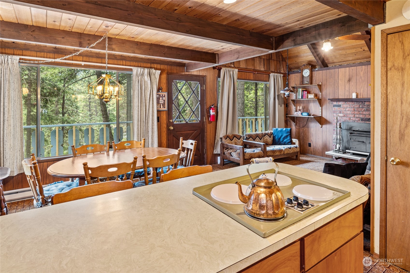 400 Highland Loop Property Photo 12