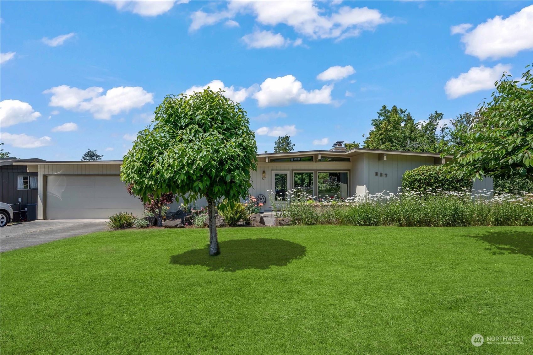 827 Hazel Avenue Property Photo
