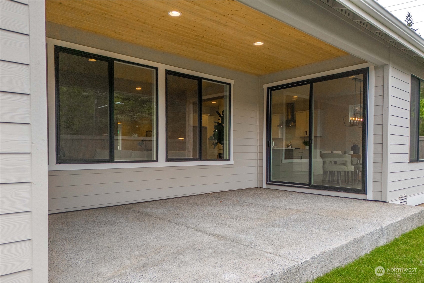 15301 106th Avenue Property Photo 3
