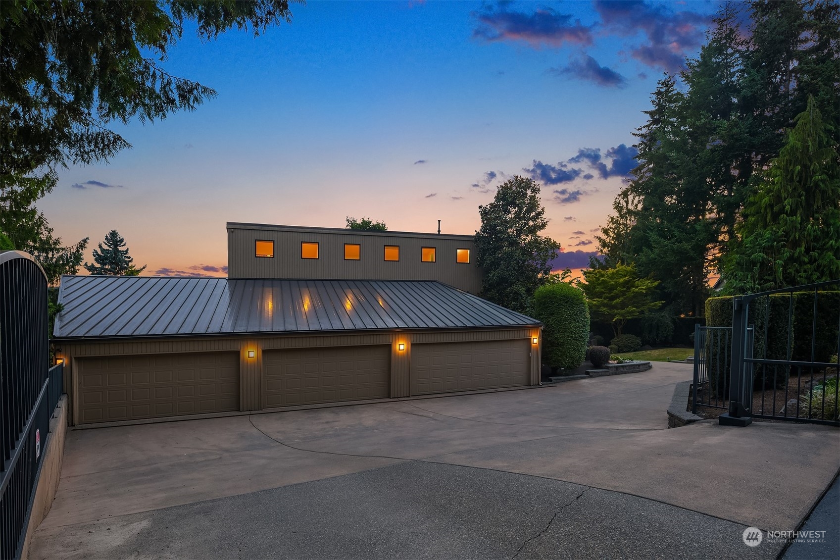 3525 E Lake Sammamish Shore Lane Property Photo 5