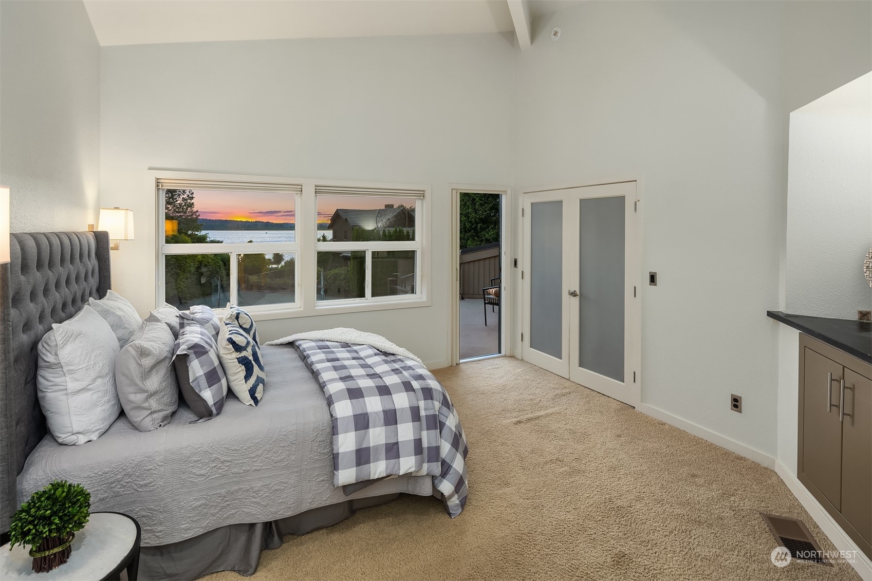 3525 E Lake Sammamish Shore Lane Property Photo 34