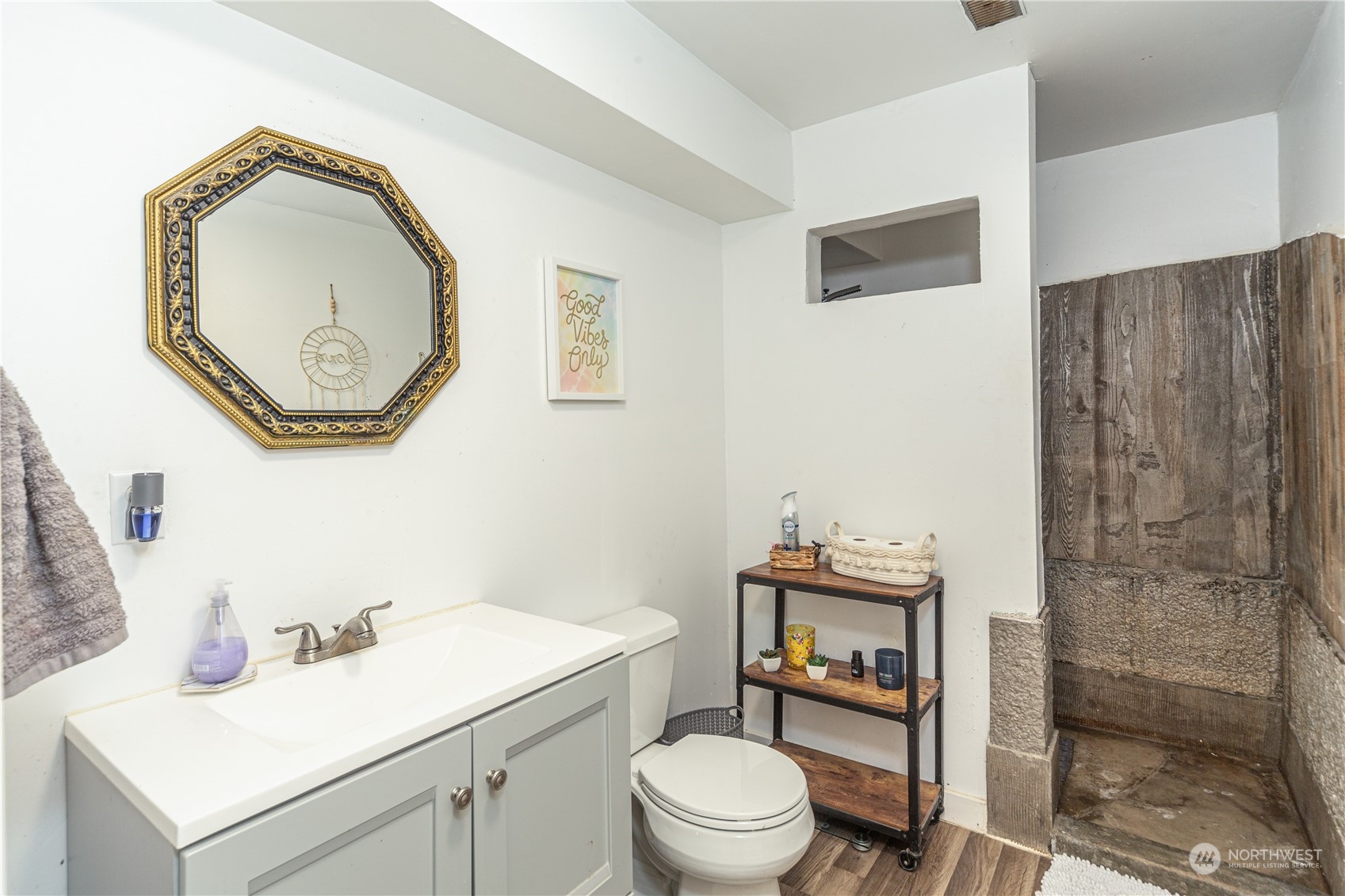 305 Ne Waaga Way Property Photo 13
