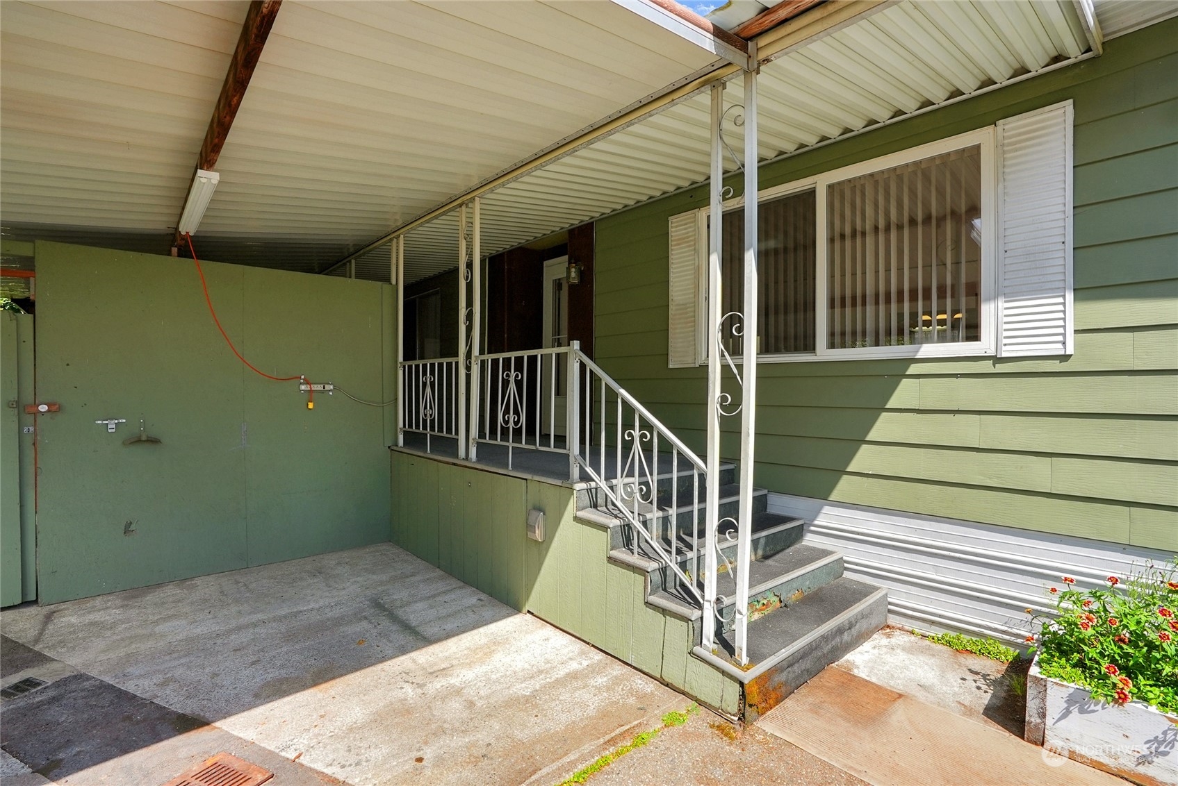 4425 Meridian Ave N #17 17 Property Photo 4