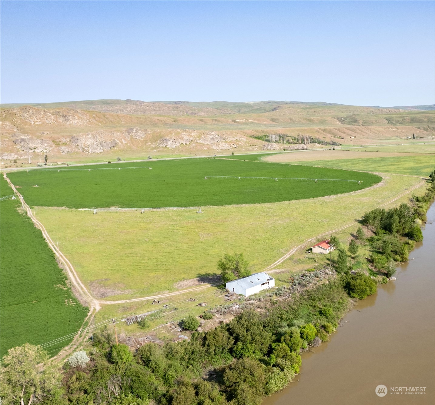 27061 Highway 97 Property Photo 1