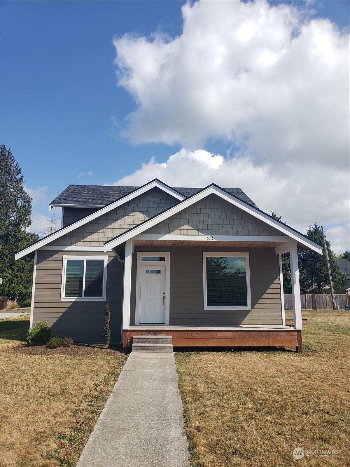 578 D Street Property Photo 3
