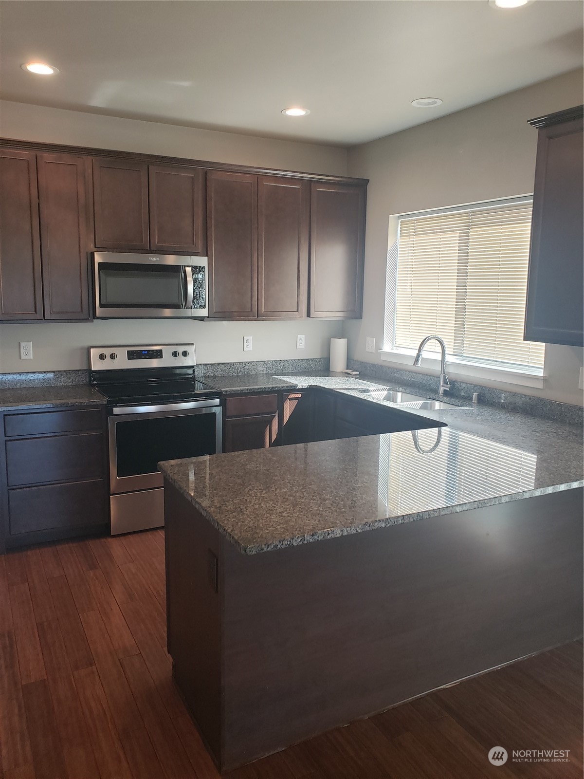 578 D Street Property Photo 14