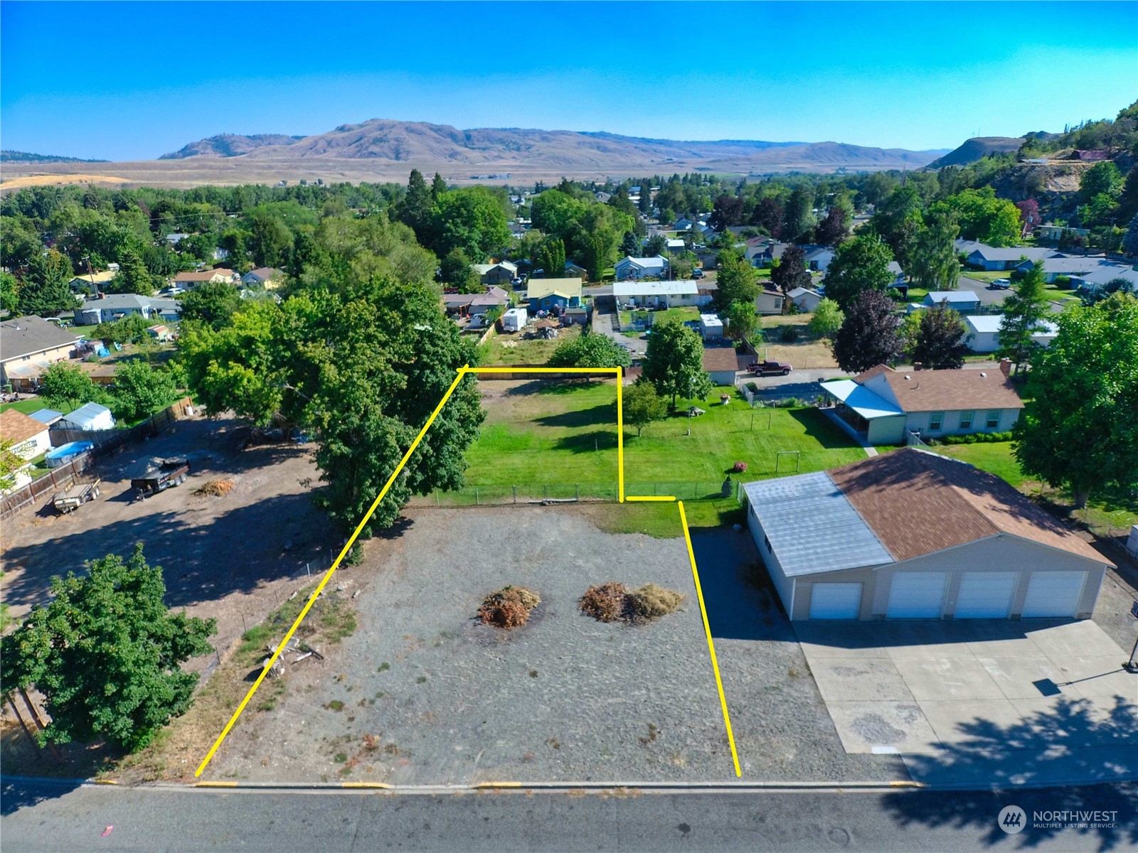 1111 2nd Avenue Property Photo