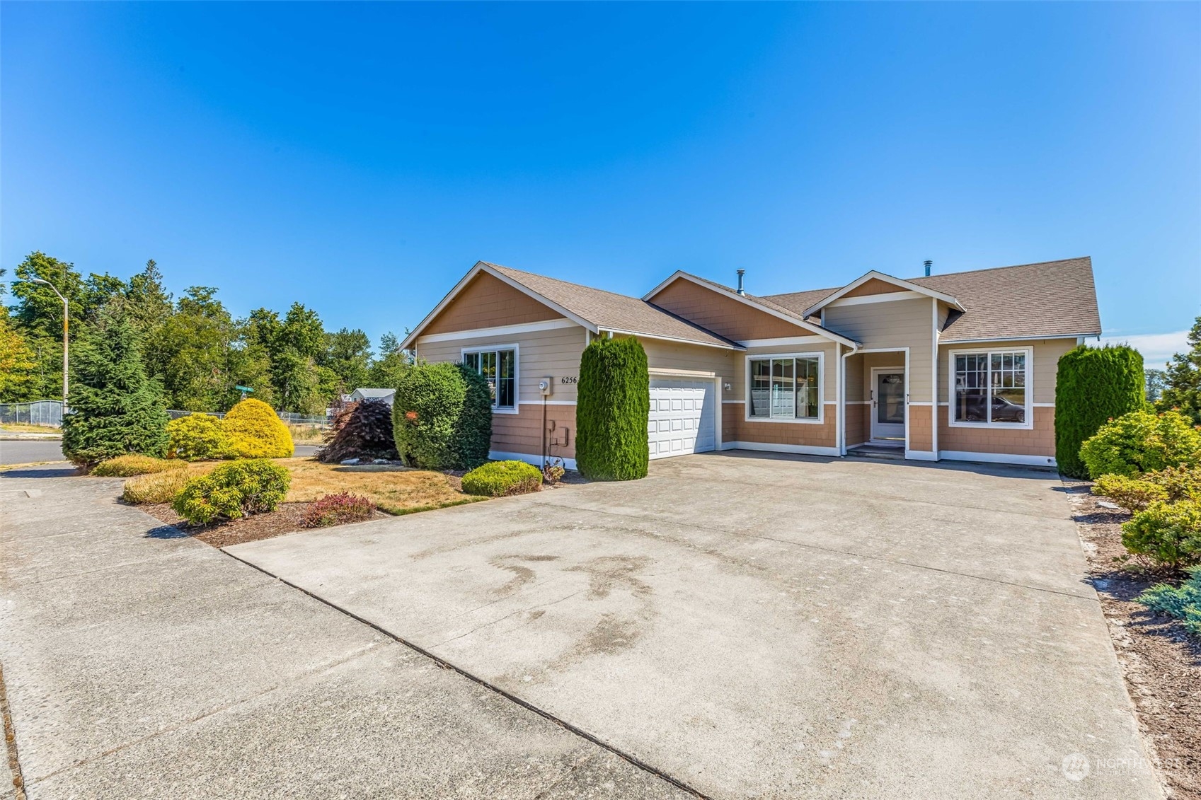 6256 Lincoln Drive Property Photo