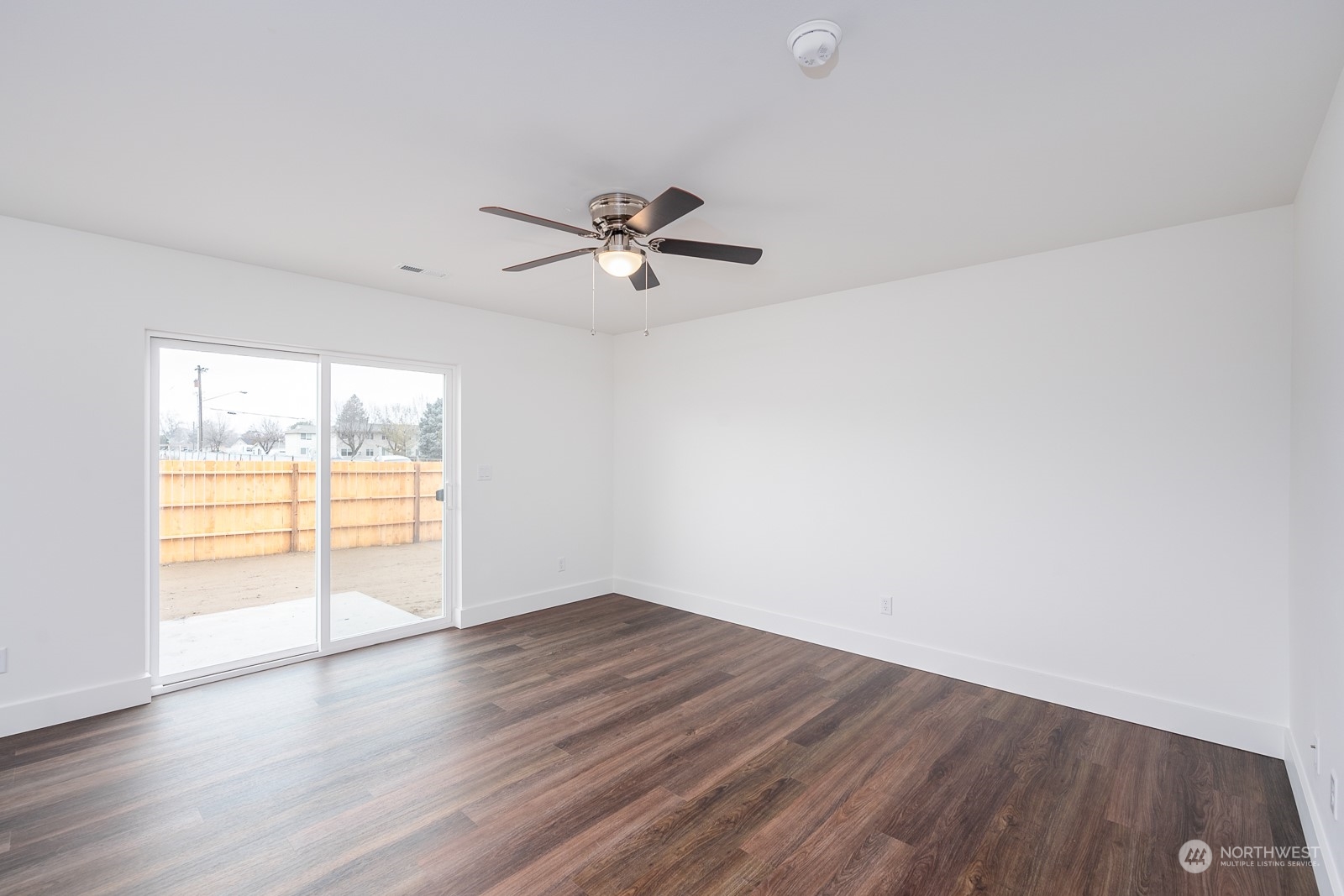 601 603 S Pine Avenue Property Photo 20