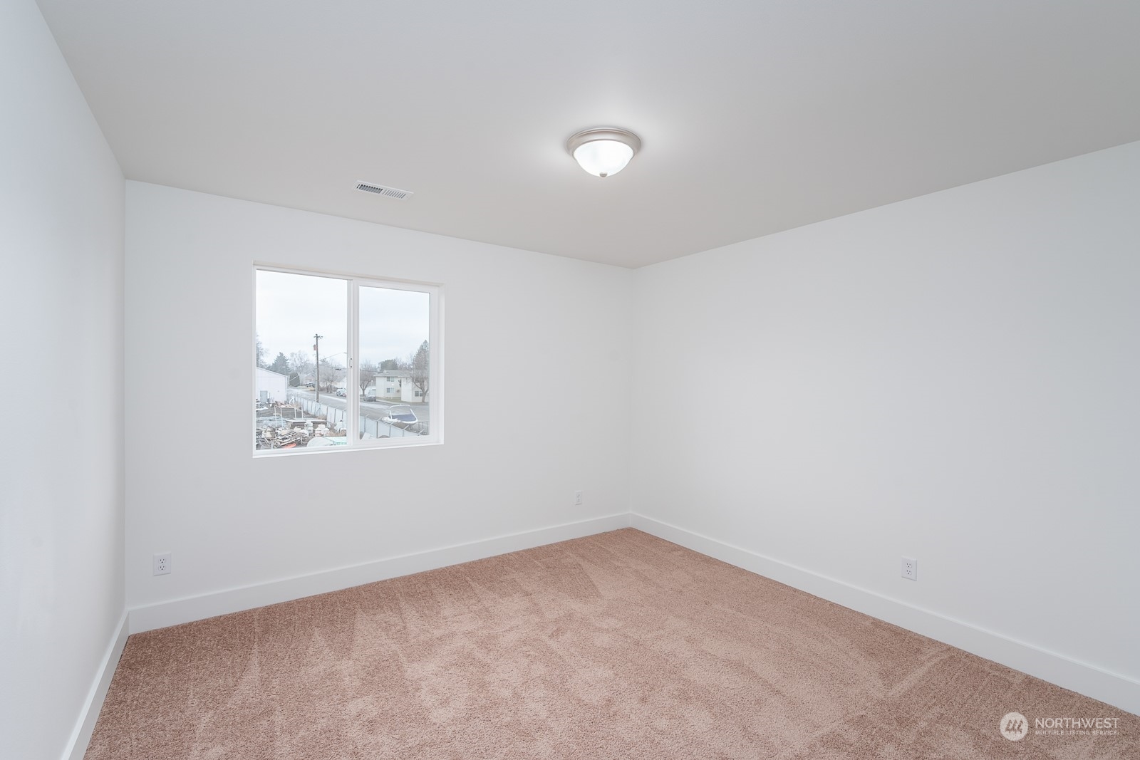 601 603 S Pine Avenue Property Photo 26