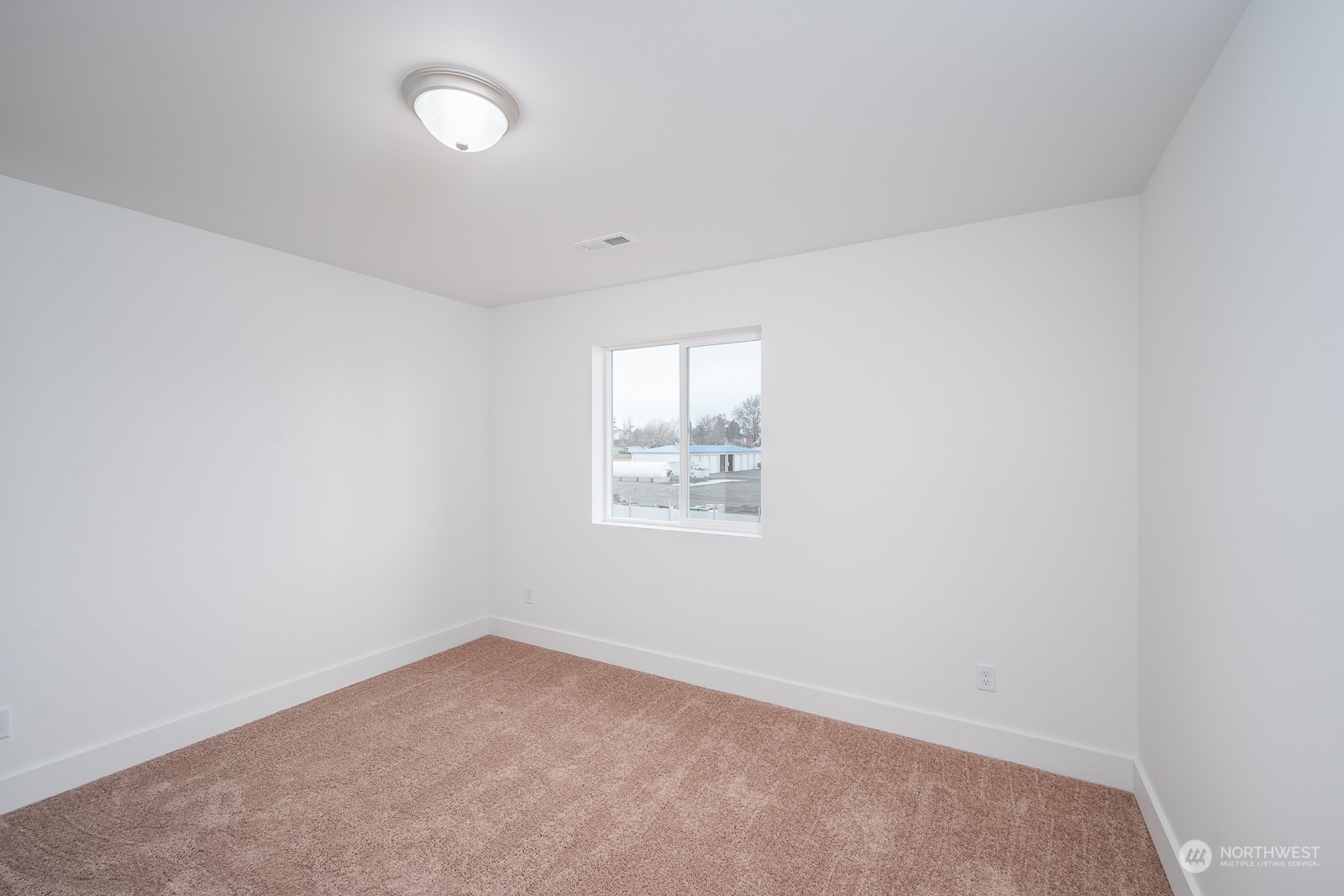 513 515 S Pine Avenue Property Photo 31