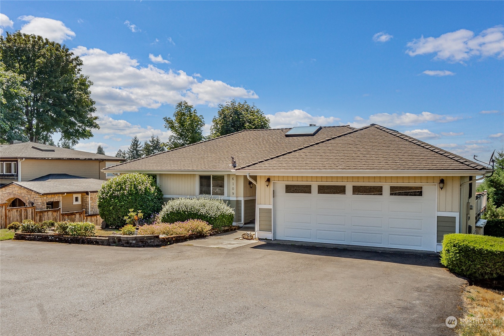 6109 108th Avenue Property Photo 3