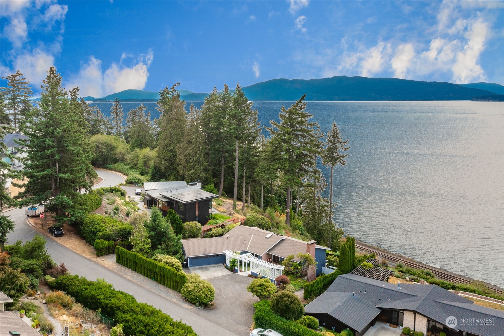 618 Bayside Road Property Photo 1
