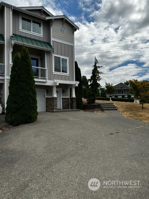 1940 S 240th Street Property Photo 4